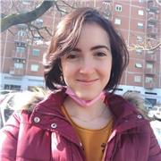 Laureata in Italianistica con livello C2 (Mastery) di lingua inglese impartisce lezioni di italiano, italiano per stranieri, storia, geografia, latino e inglese